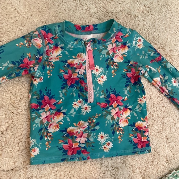 Ruffle butts swim suits. 1 bottom, 2 mix and match tops. Size 2T - Picture 3 of 4